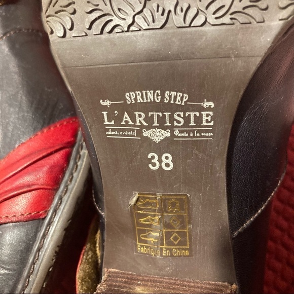 L’ARTISTE Sz 38 Spring Step Black  Red Accent Heeled Shoes Hook & Loop Closure - Picture 8 of 8